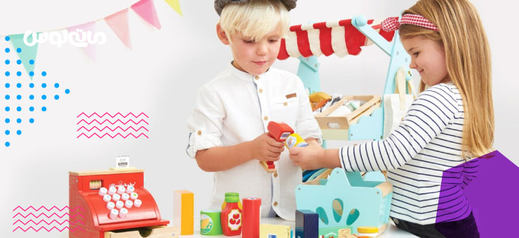 دو کودک در حال نقش بازی