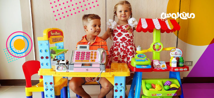 بازی دو کودک حدودا 7 ساله با ست اسباب بازی سوپرمارکت