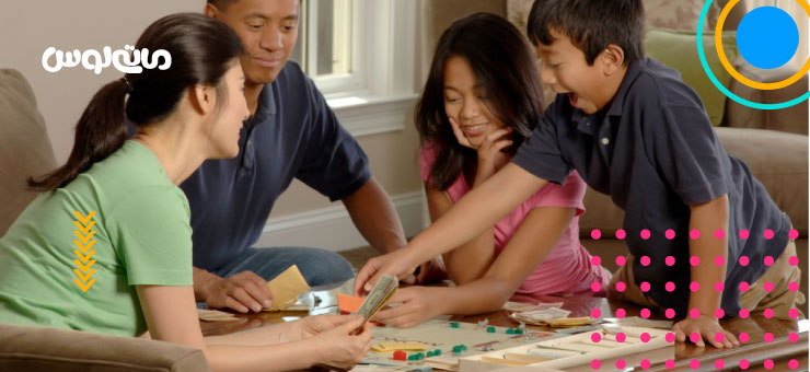 بازی خانواده چهار نفره با مونوپولی
