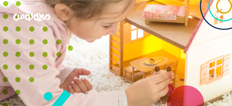 بازی دختر بچه با خانه ی عروسک های سیلوانیان