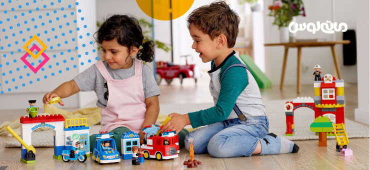 بازی با اسباب بازی های شهرسازی دو کودک