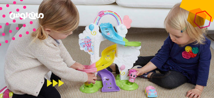 بازی دو دختر بچه با پونی و سرسره