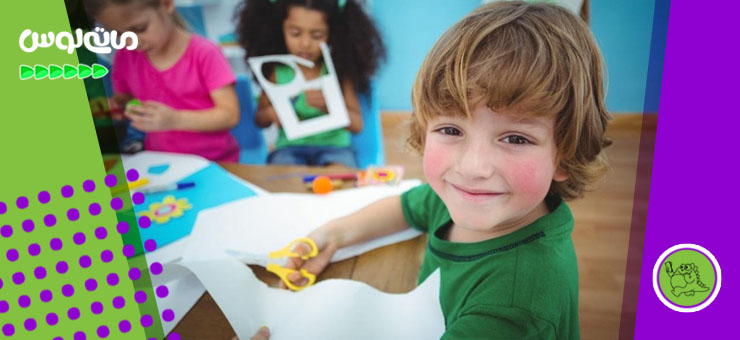 پسربچه در حال کاردستی درست کردن