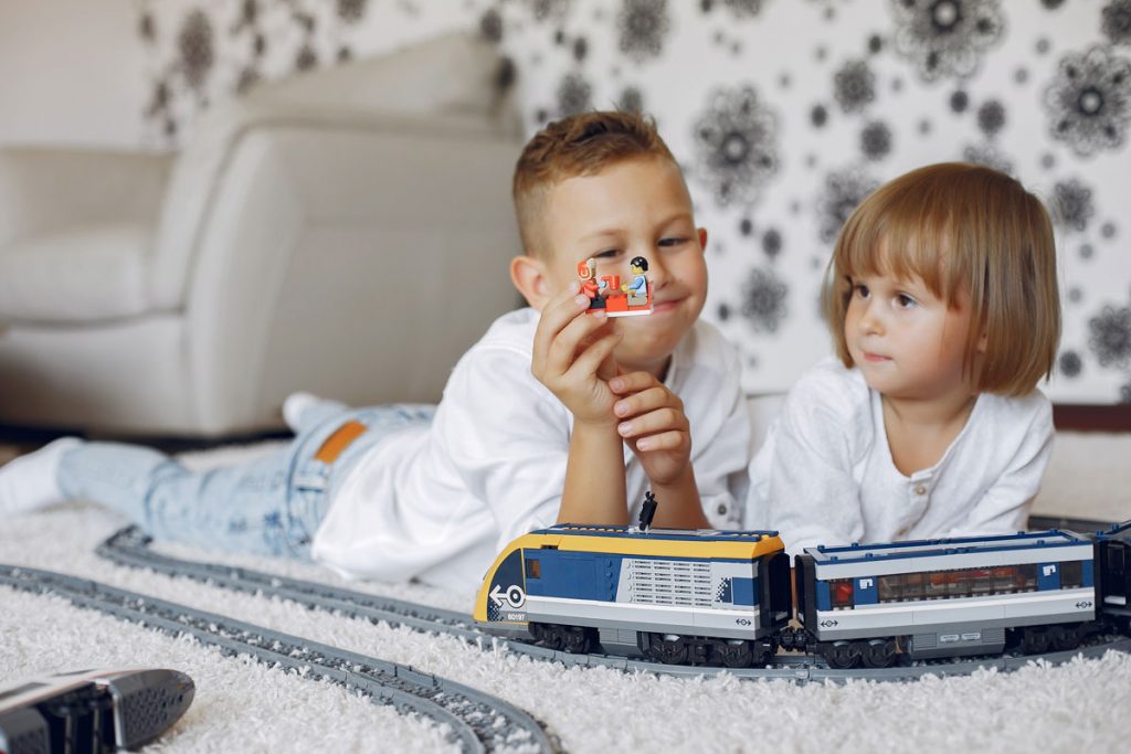 اسباب بازی های غیر جنسیتی برای دخترها و پسرها
